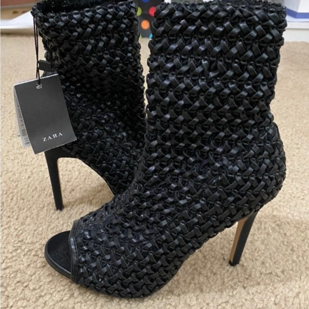 Zara Black Heeled Boots with Woven Texture and Peep-Toe Design